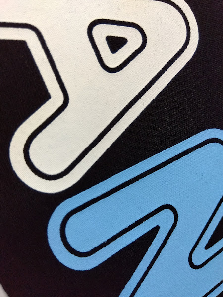 ストレッチホワイト７７７